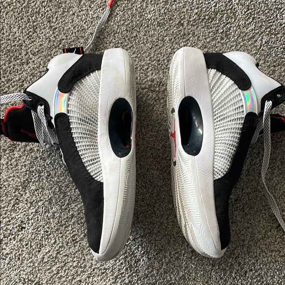 Jordan Men's Black and White Sneakers - Picture 2 of 5